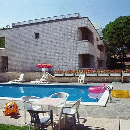 Lignano Exclusive With Pool Lejlighed Lignano Sabbiadoro Eksteriør billede